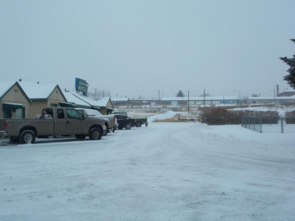 Eddy'S Motel Butte Exterior photo